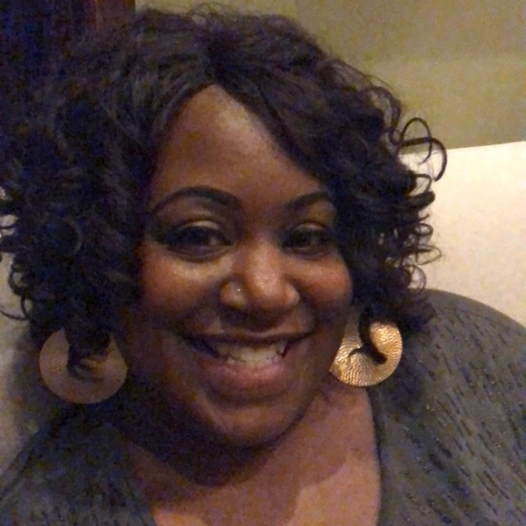 Meet your Posher, Fallon - Picture 1 of 1